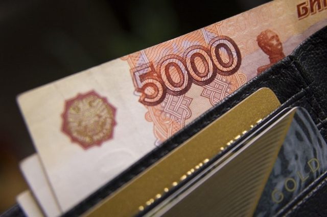 Правительство утвердило дополнительные выплаты 10 000 рублей на детей от 3 до 16 лет