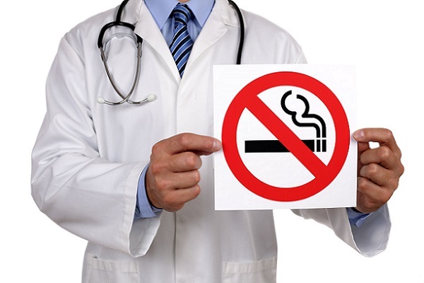 Депутат Б. Менделевич предлагает лечить курильщиков от табачной зависимости по ОМС