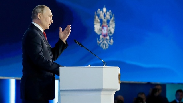Президент В.В. Путин поручил Правительству внести поправки по детским выплатам