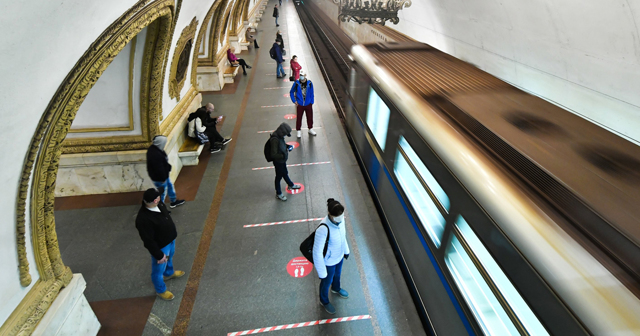Власти Москвы планируют ввести с 12 мая обязательное ношение масок в общественных местах