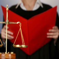 Если ответчик, истец не явился в суд на развод – последствия