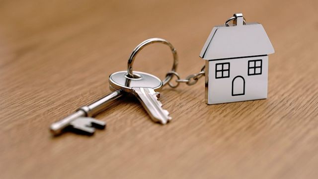 Купля-продажа квартиры в МФЦ: оформление договора, порядок регистрации сделки, документы, цена