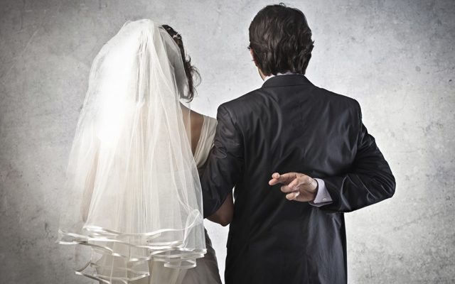 Фиктивный брак: понятие, признание, ответственность и последствия заключения фиктивного брака в России