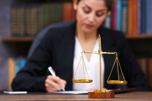 Отказ от совместно нажитого имущества при разводе супругов: как оформить соглашение у нотариуса или в суде – образец 2020 года