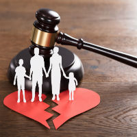 Права отца и матери на ребенка после развода: исполнение родительских обязанностей и ответственность за их неисполнение